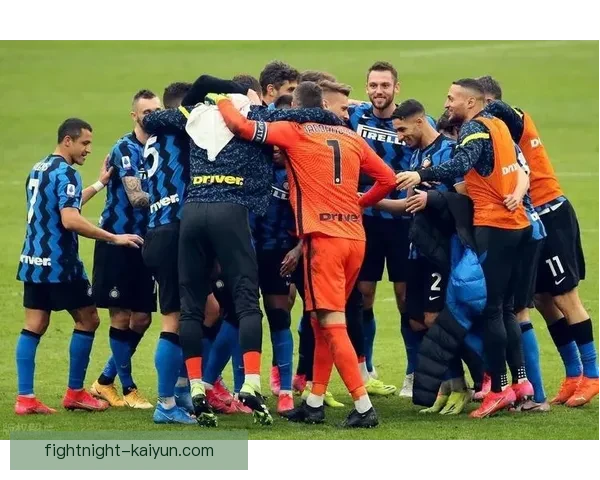 C罗作为数据时代的象征，展现出持续提升的比赛表现与卓越竞技状态